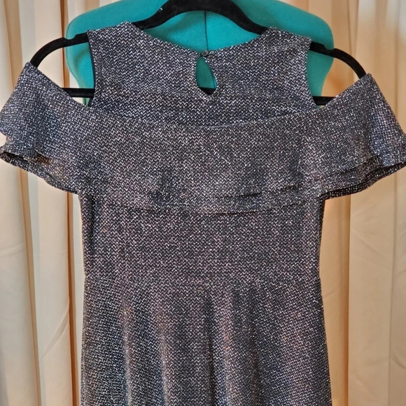 0109. Totally Packable, Easy to wear ~ Double Ruffle ~ & Sparkly! - Picture 5 of 10